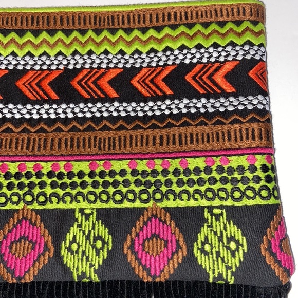 NWT Shiraleah Chicago Embroidered fringe clutch Colorful Southwestern Pattern - Picture 5 of 14